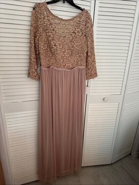 NWT $174 Elegant DB Studio Celebrate Lace Bodice Maxi Dress in Neutral color, 14